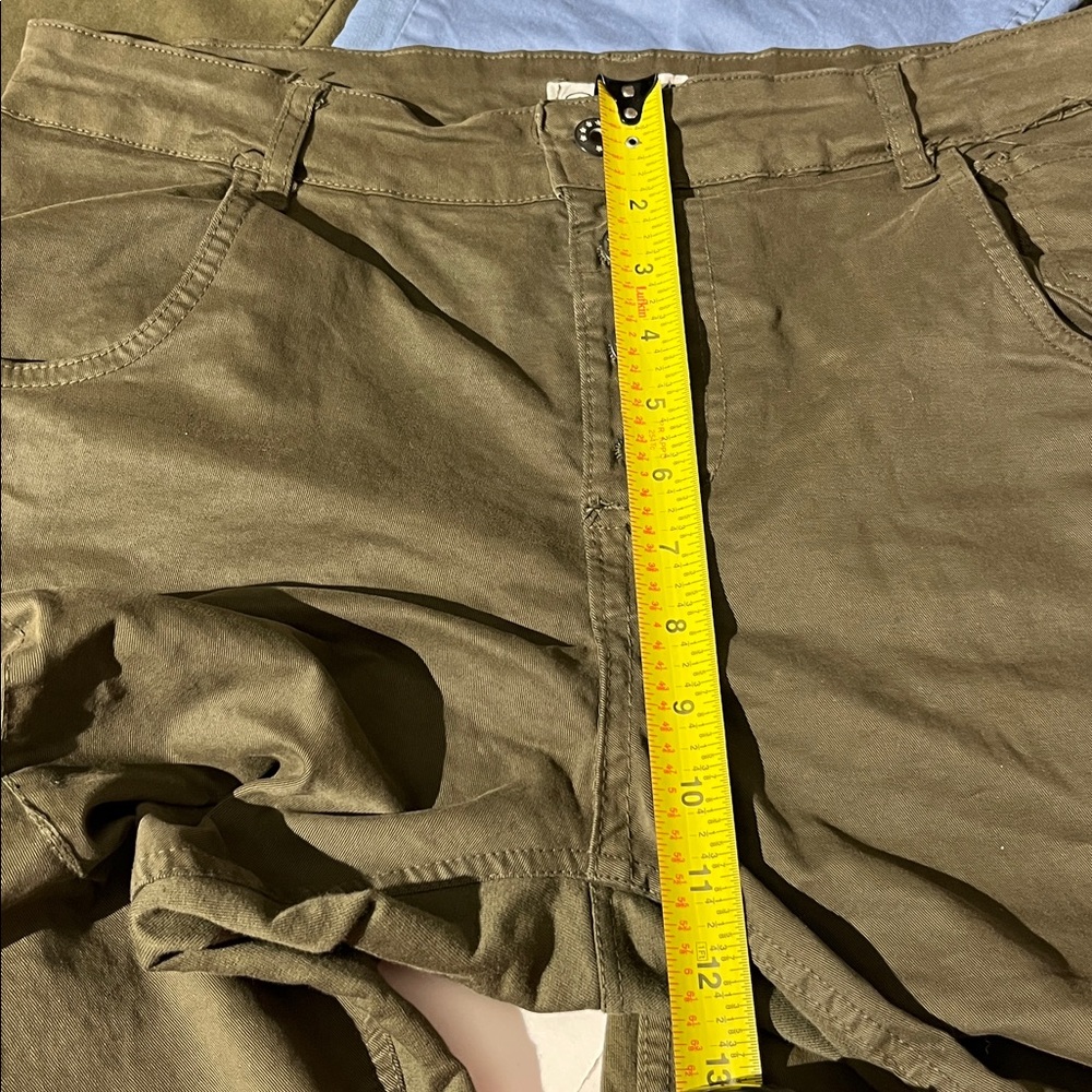 Femme Fatale Made in Italy set of 3 Pairs of Straight Leg pants sz Large Green - Picture 8 of 10